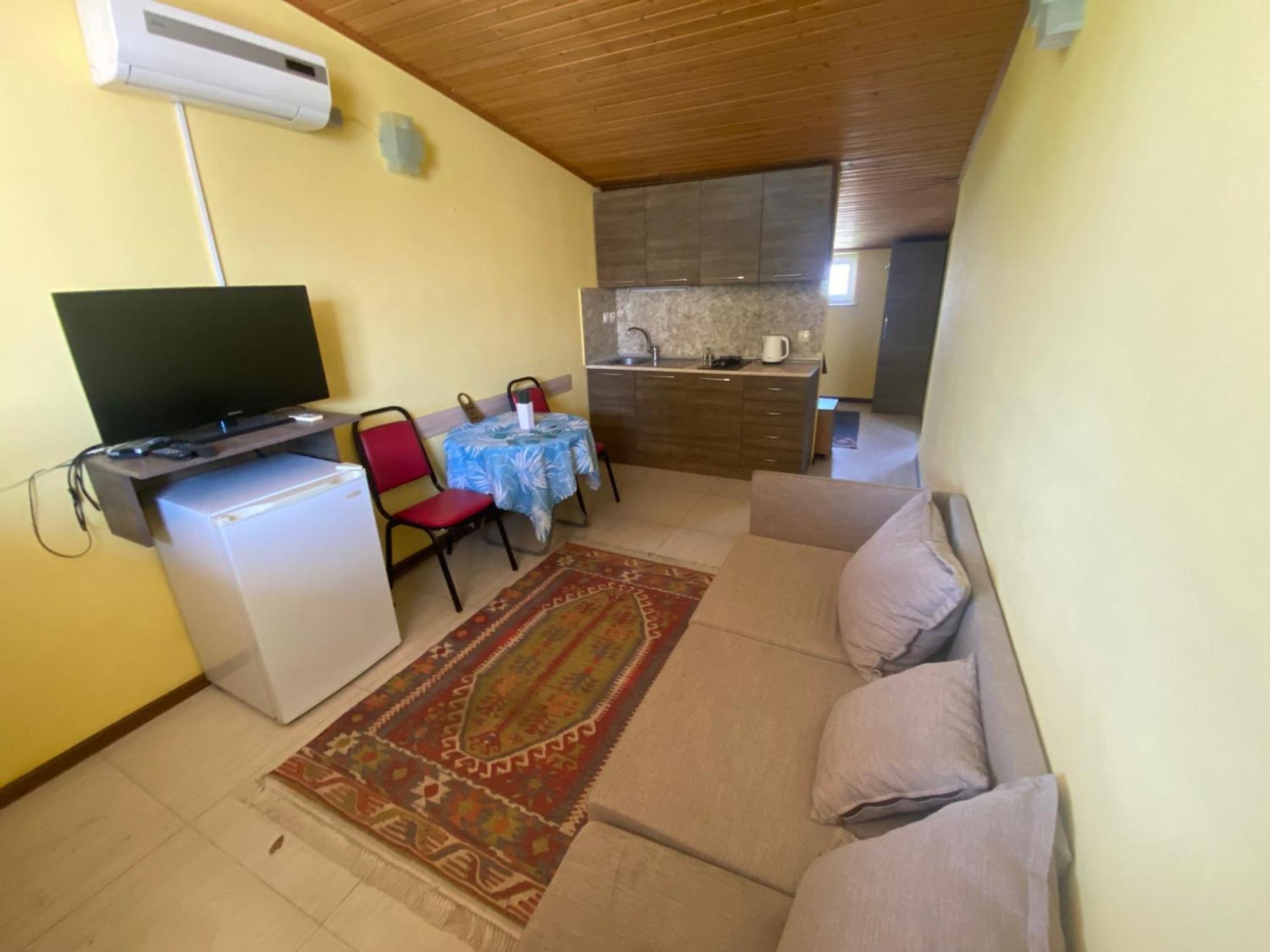 Park Hotel Тбилиси Екстериор снимка